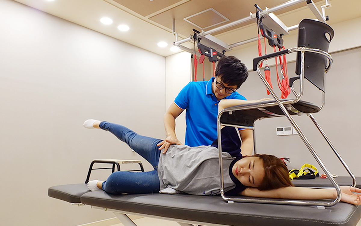 척추 측만증 치료 (슈로스 운동치료) 이미지